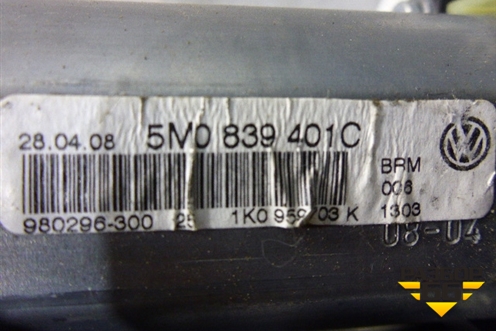 Стеклоподъёмник электрический задний левый (5M0839401C) для Volkswagen Golf V Plus с 2005-2014г (Гольф 5 Плюс)