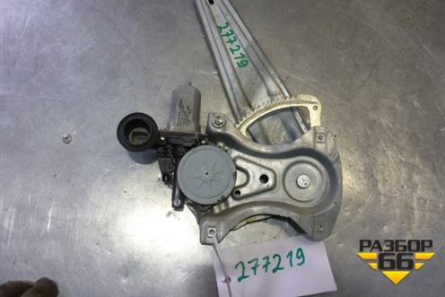 Стеклоподъёмник электрический задний левый (857100D100) для Toyota Auris с 2006-2012г (Аурис)