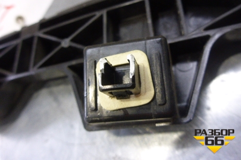 Кронштейн заднего бампера правый (KD53502H1) для Mazda CX 5 с 2012-2016г (СХ5)