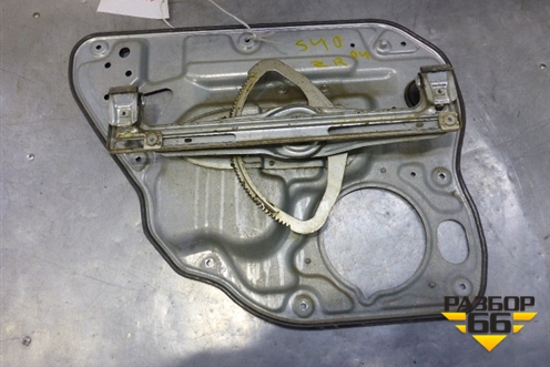 Стеклоподъёмник электрический задний правый (8679083) для Volvo S40 с 2004-2012г (C40)