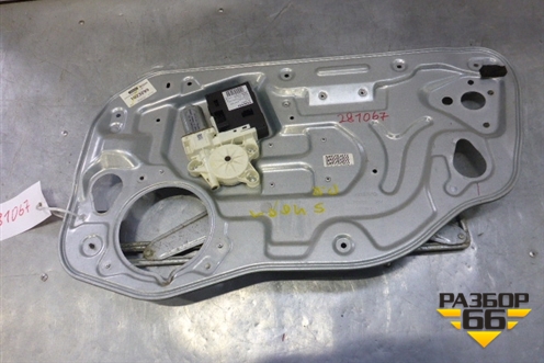 Стеклоподъёмник электрический передний правый (8679081) для Volvo S40 с 2004-2012г (C40)