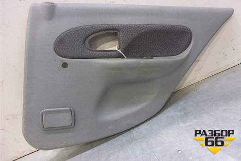 Обшивка двери задней правой под механику (8200149434) для Renault Clio с 1998-2002г (Клио)