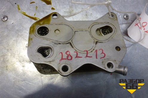 Радиатор масляный (06D117021C) для Volkswagen Passat (B6) с 2005-2010г (Пассат Б6)