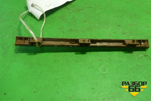 Накладка на торпедо (центральная) (3C0858336H) для Volkswagen Passat (B6) с 2005-2010г (Пассат Б6)