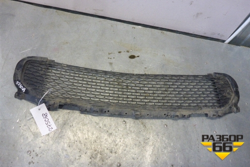 Решетка в передний бампер центральная (после 2010г) (BH5217K946) для Land Rover Freelander 2 с 2007г (Фрилендер)