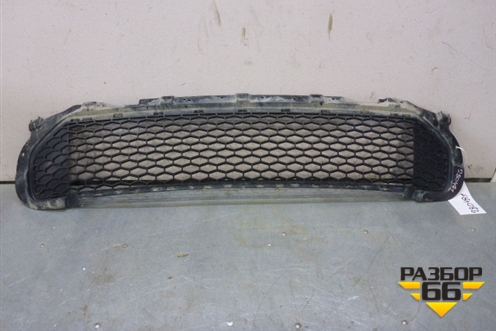 Решетка в передний бампер центральная (после 2010г) (BH5217K946) для Land Rover Freelander 2 с 2007г (Фрилендер)