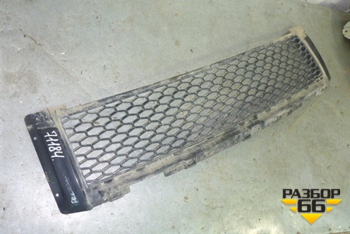 Решетка в передний бампер центральная (до 2010г) для Land Rover Freelander 2 с 2007г (Фрилендер)