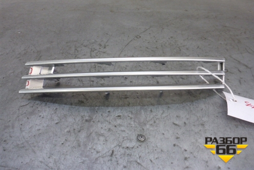 Решетка в передний бампер левая (накладка) для Land Rover Range Rover 4 с 2013-2022г (Вог)