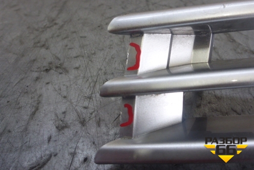 Решетка в передний бампер левая (накладка) для Land Rover Range Rover 4 с 2013-2022г (Вог)