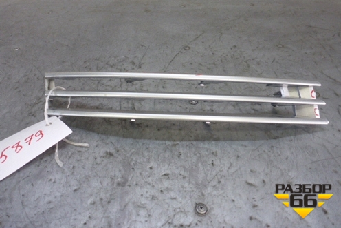 Решетка в передний бампер правая (накладка) для Land Rover Range Rover 4 с 2013-2022г (Вог)