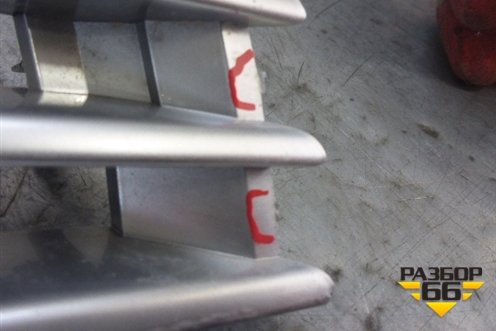 Решетка в передний бампер правая (накладка) для Land Rover Range Rover 4 с 2013-2022г (Вог)