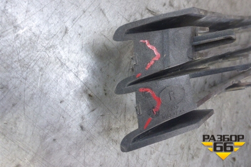 Решетка в передний бампер правая (накладка) для Land Rover Range Rover 4 с 2013-2022г (Вог)