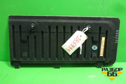 Обшивка двери багажника (нижняя левая) (6487060040B1) для Toyota Land Cruiser (200) с 2008г (Ленд Крузер)