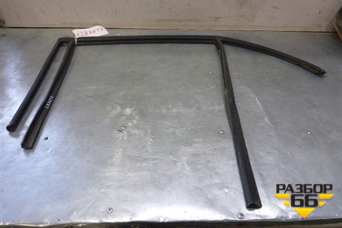 Уплотнитель двери (задней левой на рамку) для Cadillac BLS с 2006г (БЛС)