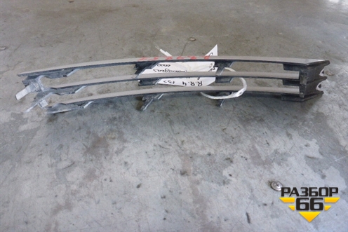 Решетка в передний бампер левая (накладка) для Land Rover Range Rover 4 с 2013-2022г (Вог)