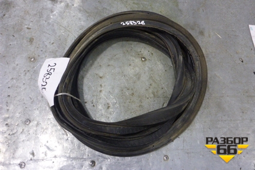 Уплотнитель багажника для Porsche Cayenne с 2003-2010г (Каен)