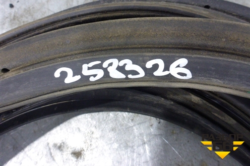 Уплотнитель багажника для Porsche Cayenne с 2003-2010г (Каен)