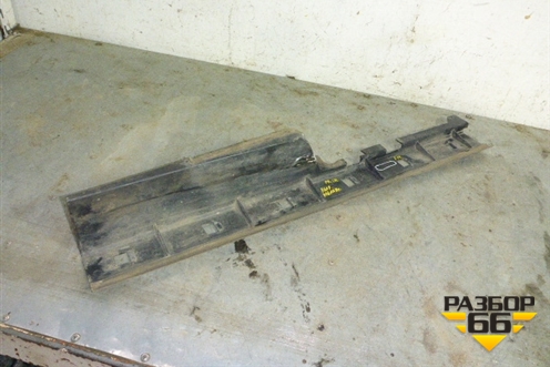 Накладка декоративная (на интеркулер) / левая (20484918) для Volvo TRUCK FH с 2002-2008г (ФШ)