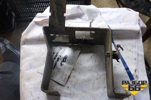 Кронштейн осушителя  (4 контурного крана) для Mercedes Benz TRUCK Axor 2 с 2004г (Аксор)