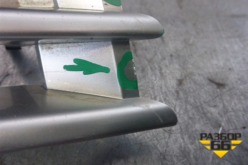 Решетка в передний бампер правая (накладка) для Land Rover Range Rover 4 с 2013-2022г (Вог)