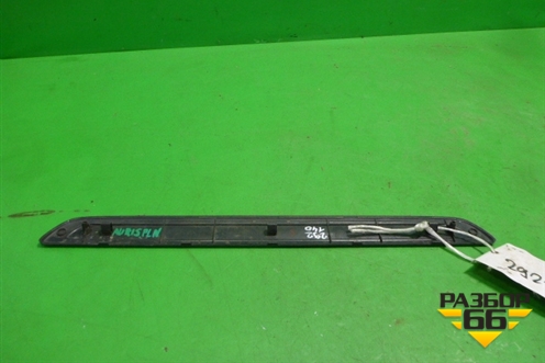 Накладка порога внутренняя переднего левого (в проем) (6791102070) для Toyota Auris с 2006-2012г (Аурис)