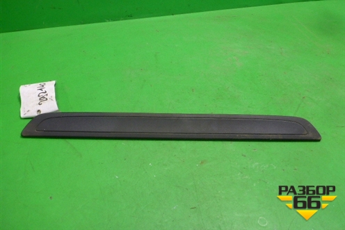 Накладка порога внутренняя переднего левого (в проем) (6791102070) для Toyota Auris с 2006-2012г (Аурис)