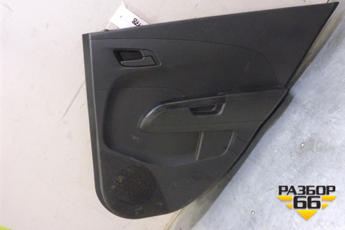 Обшивка двери задней правой под электрику (95941414) для Chevrolet Aveo (Т300) с 2011г (Авео Т300)
