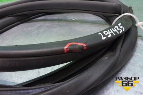 Уплотнитель двери (задней левой на кузов хетчбэк) для Subaru Impreza (GH-GE) с 2008-2011г (Импреза)