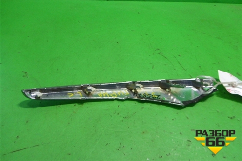 Накладка на торпедо (центральная левая) (684129W100) для Nissan Teana (J31) с 2003-2008г (Теана)