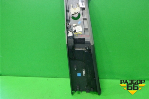 Обшивка стойки центральная правая (7L6867240AF) для Volkswagen Touareg c 2002-2010г (Туарег)