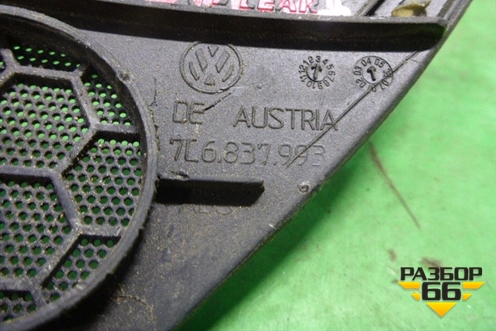 Накладка двери передней левой уголок (7L6837993) для Volkswagen Touareg c 2002-2010г (Туарег)