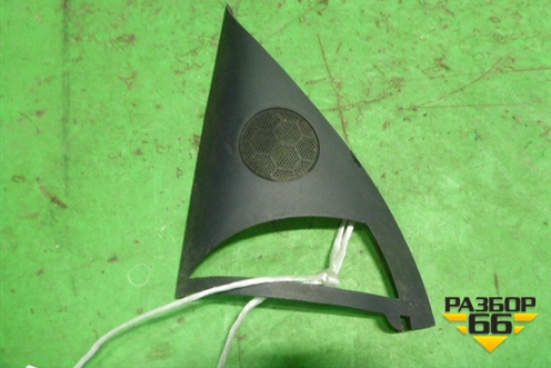 Накладка двери передней левой уголок (7L6837993) для Volkswagen Touareg c 2002-2010г (Туарег)