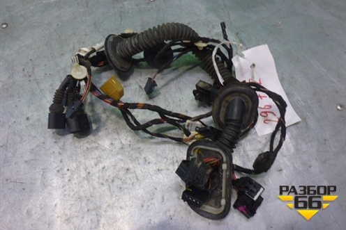 Проводка двери задней правой для Volkswagen Touareg c 2002-2010г (Туарег)