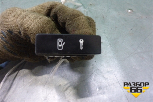 Кнопка центрального замка для Volkswagen Touareg c 2002-2010г (Туарег)