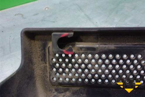 Накладка декоративная на двигатель (4.2л AXQ левая) (7L6103505) для Volkswagen Touareg c 2002-2010г (Туарег)