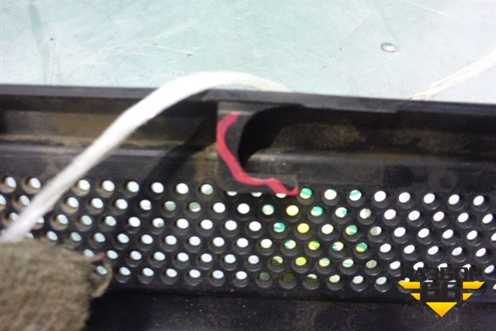 Накладка декоративная на двигатель (4.2л AXQ левая) (7L6103505) для Volkswagen Touareg c 2002-2010г (Туарег)