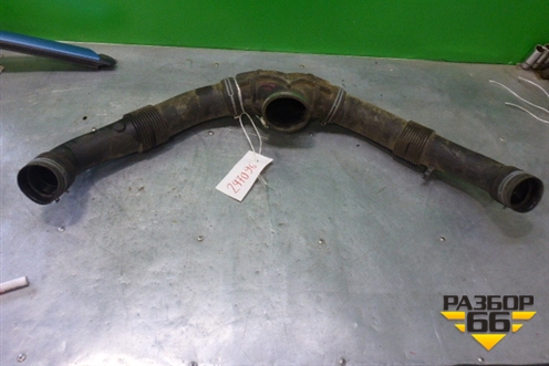 Патрубок воздушного фильтра (в сборе 4.2л AXQ) для Volkswagen Touareg c 2002-2010г (Туарег)