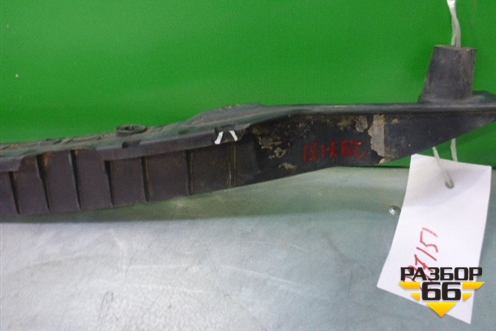 Кронштейн заднего бампера центральный (7L6807863B) для Volkswagen Touareg c 2002-2010г (Туарег)