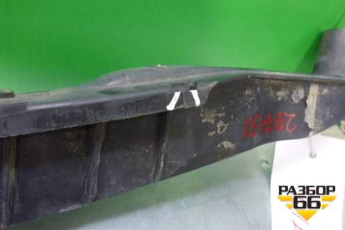 Кронштейн заднего бампера центральный (7L6807863B) для Volkswagen Touareg c 2002-2010г (Туарег)