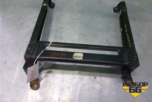 Кронштейн сиденья (переднего левого) (7L0881677B) для Volkswagen Touareg c 2002-2010г (Туарег)