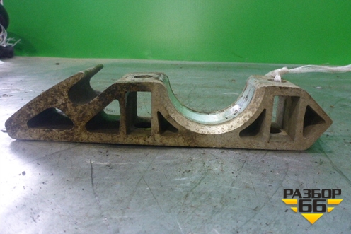 Кронштейн переднего стабилизатора (7L0411063B) для Volkswagen Touareg c 2002-2010г (Туарег)