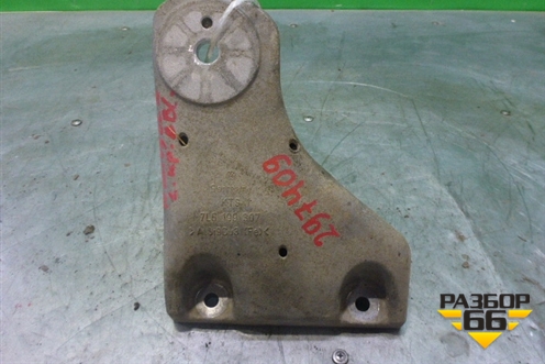 Кронштейн двигателя левый (7L6199307) для Volkswagen Touareg c 2002-2010г (Туарег)