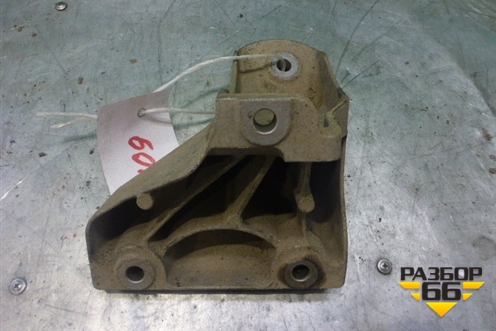 Кронштейн двигателя левый (7L6199307) для Volkswagen Touareg c 2002-2010г (Туарег)