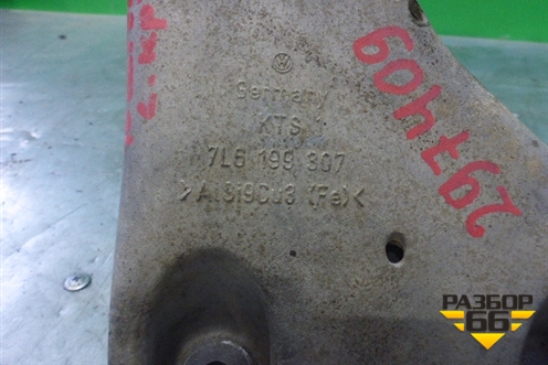Кронштейн двигателя левый (7L6199307) для Volkswagen Touareg c 2002-2010г (Туарег)
