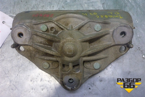 Кронштейн амортизатора переднего для Volkswagen Touareg c 2002-2010г (Туарег)