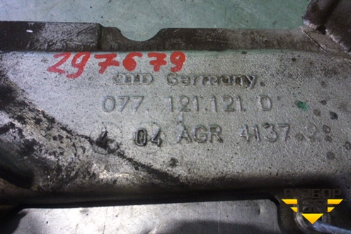 Фланец двигателя системы охлаждения (4.2л AXQ) (077121121D) для Volkswagen Touareg c 2002-2010г (Туарег)