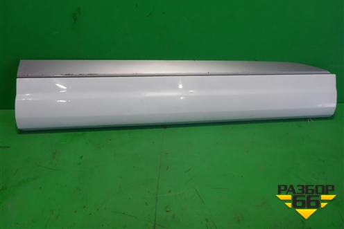 Накладка двери передней правой (4M0853960G) для Audi Q7 c 2015г (Ку 7)