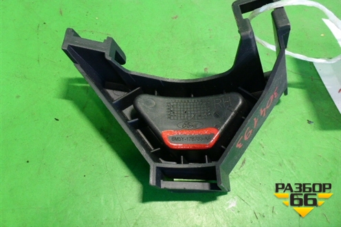 Кронштейн ПТФ правый (новый) (6M5Y17B783AA) для Ford Focus 3 с 2011г (Фокус)