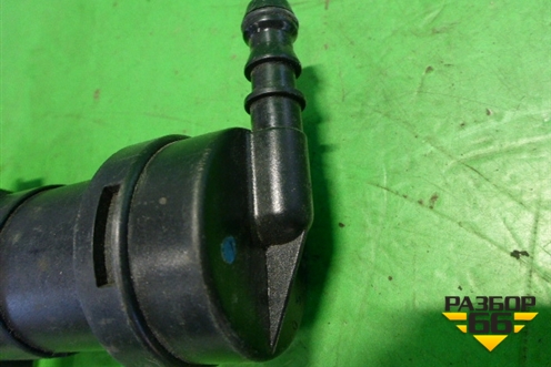 Форсунка омывателя фары правая (8E0955102) для Audi A4 (В6) с 2000-2006г (А4)