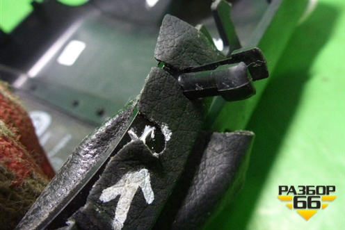 Кожух рулевой колонки (верхний) (3T0858565) для Skoda Superb с 2008-2015г (Суперб)